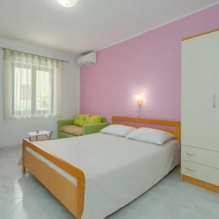 Fuer 2 Personen Ca 30 Qm In Novigrad, Istrien Istrische Riviera Apartment Karpinjan