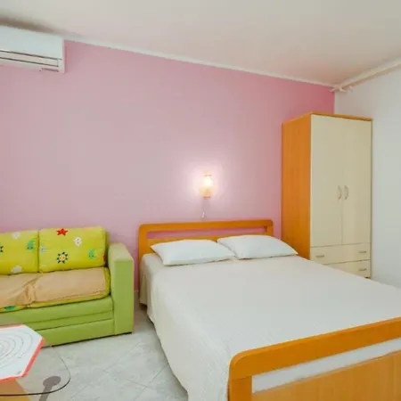 Fuer 2 Personen Ca 30 Qm In Novigrad, Istrien Istrische Riviera Apartment Karpinjan